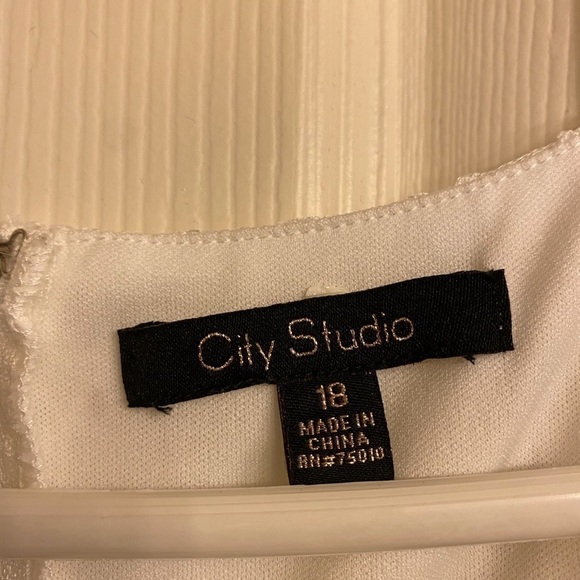 Dress - Picture 6 of 6